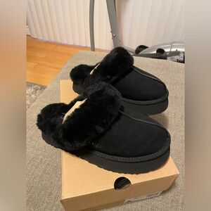 UGG Women’s Disquette Slippers